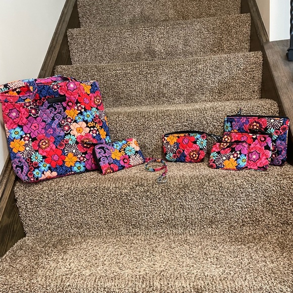Vera Bradley - Picture 9 of 15